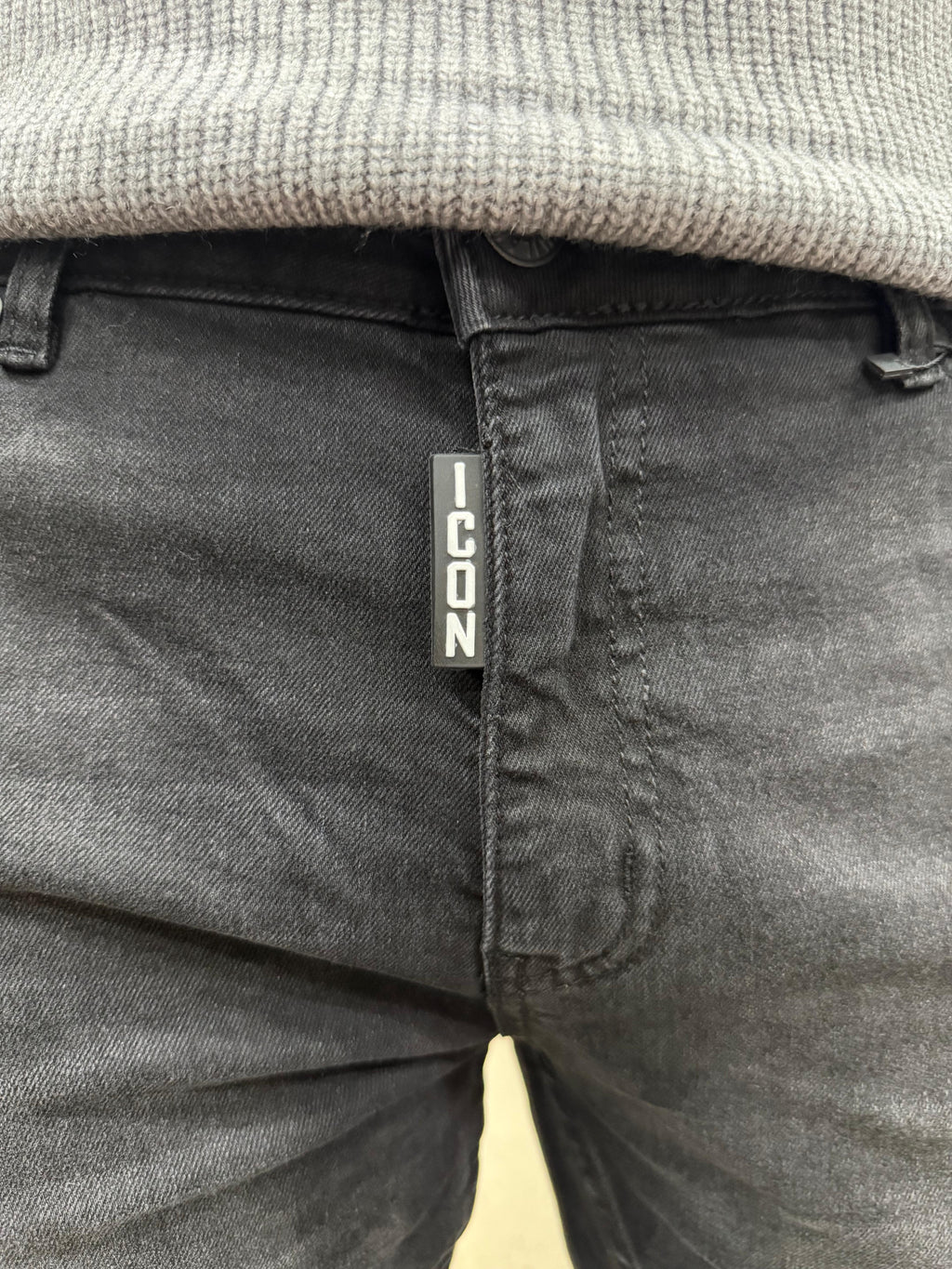Slim-Fit Icon Jeans Basic