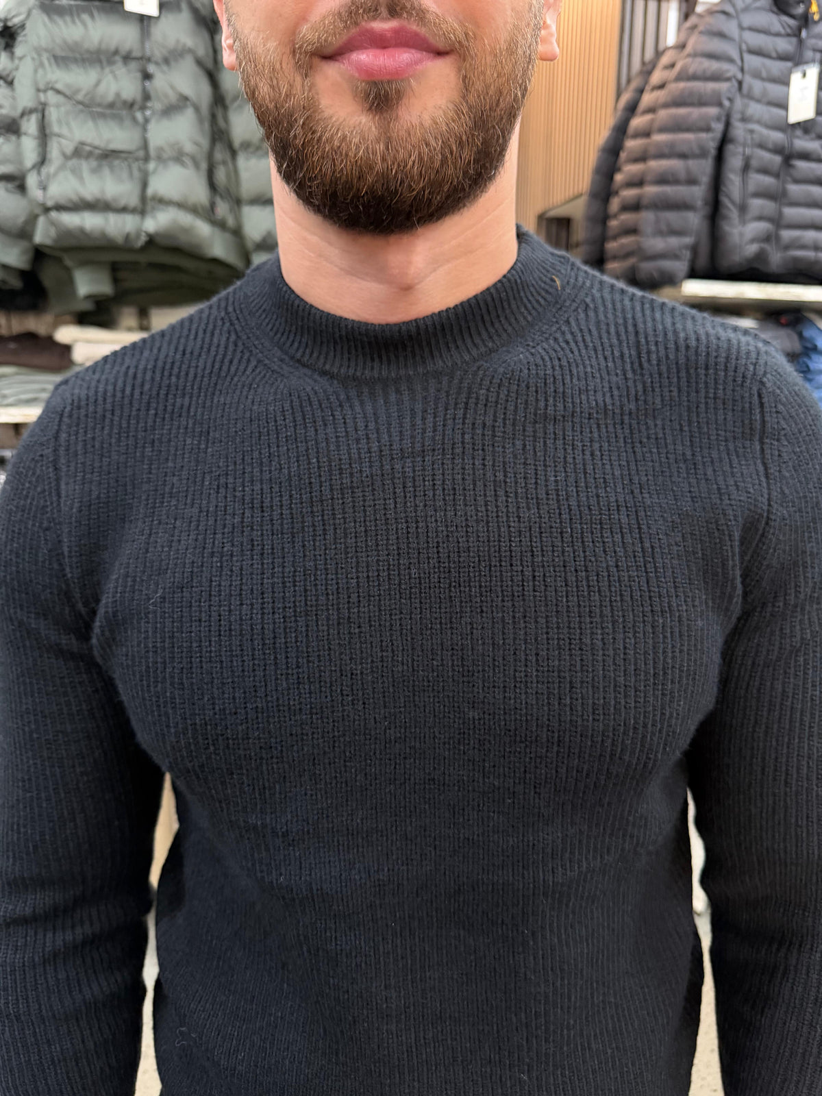 Strickpullover mit abnehmbaren Badge