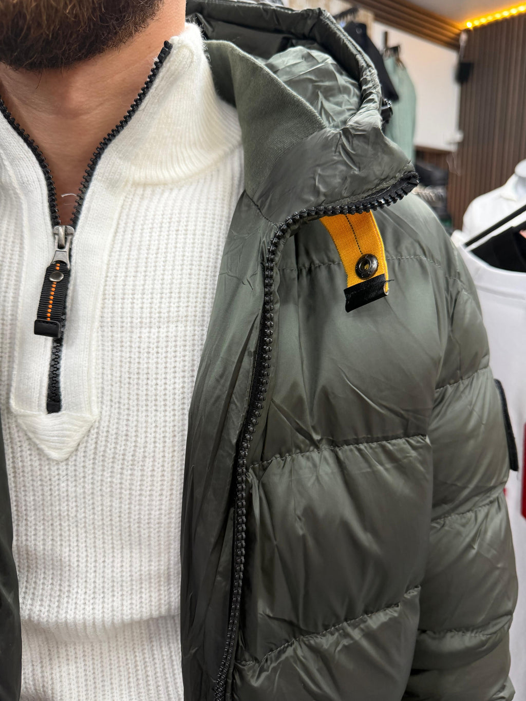 Steppjacke mit abnehmbarem Logo