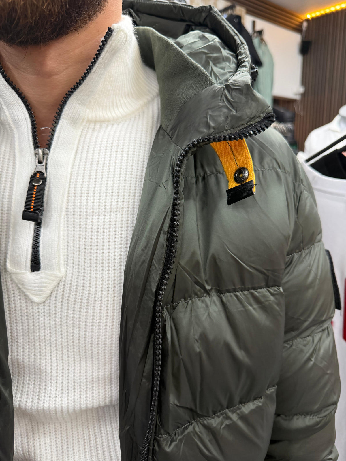 Steppjacke mit abnehmbarem Logo