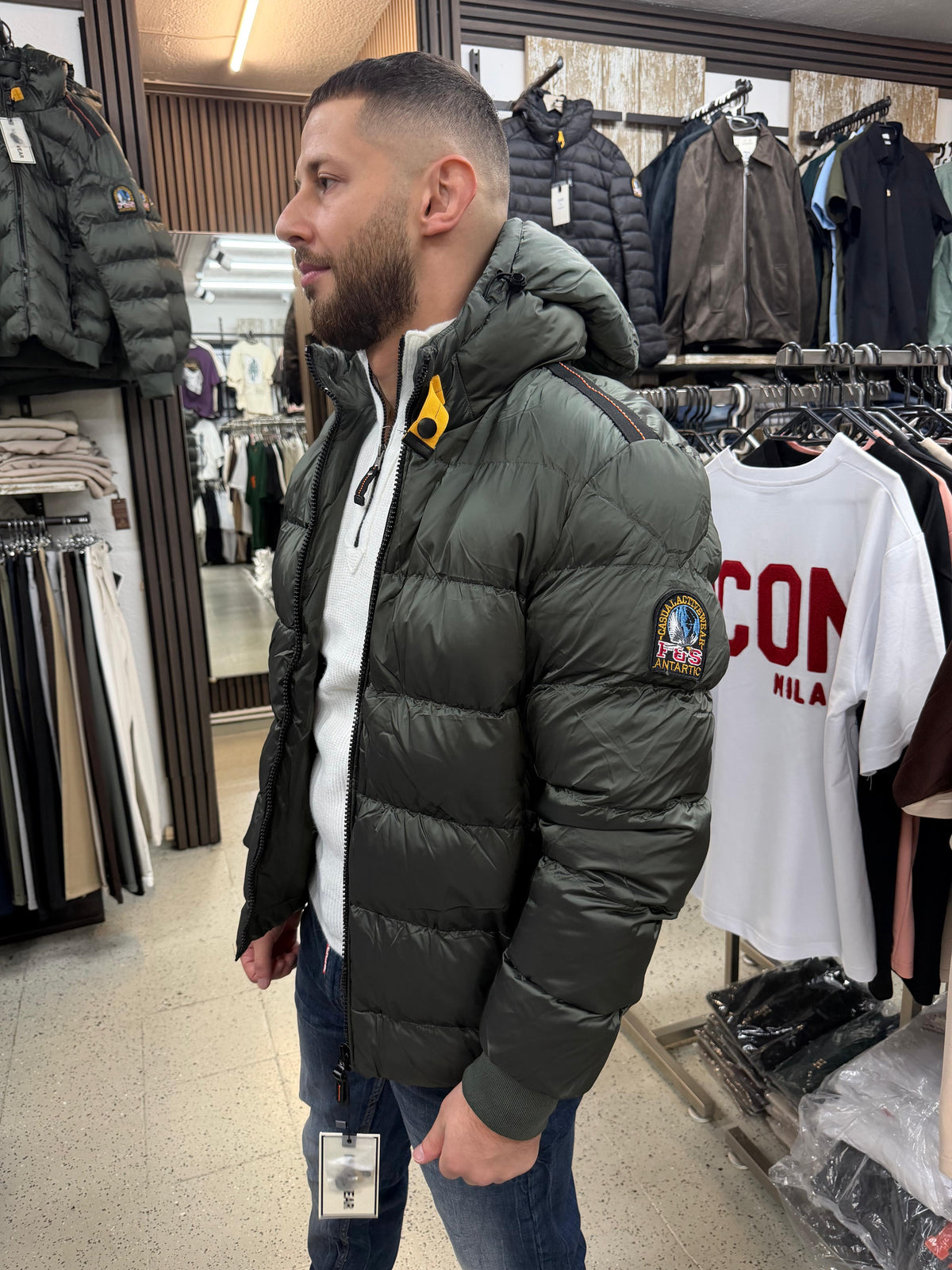 Steppjacke mit abnehmbarem Logo