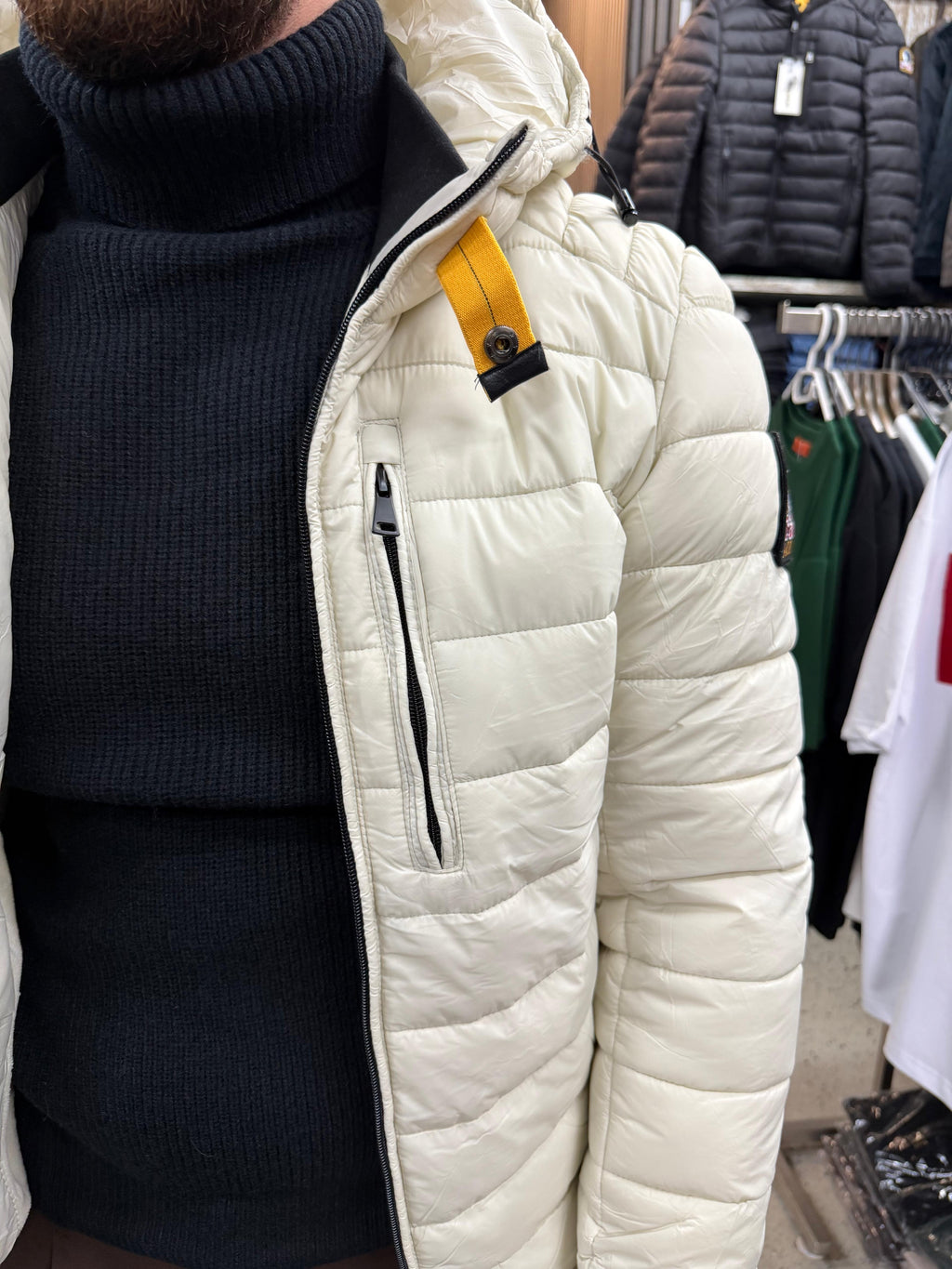 Steppjacke mit Kapuze und abnehmbarem Logo