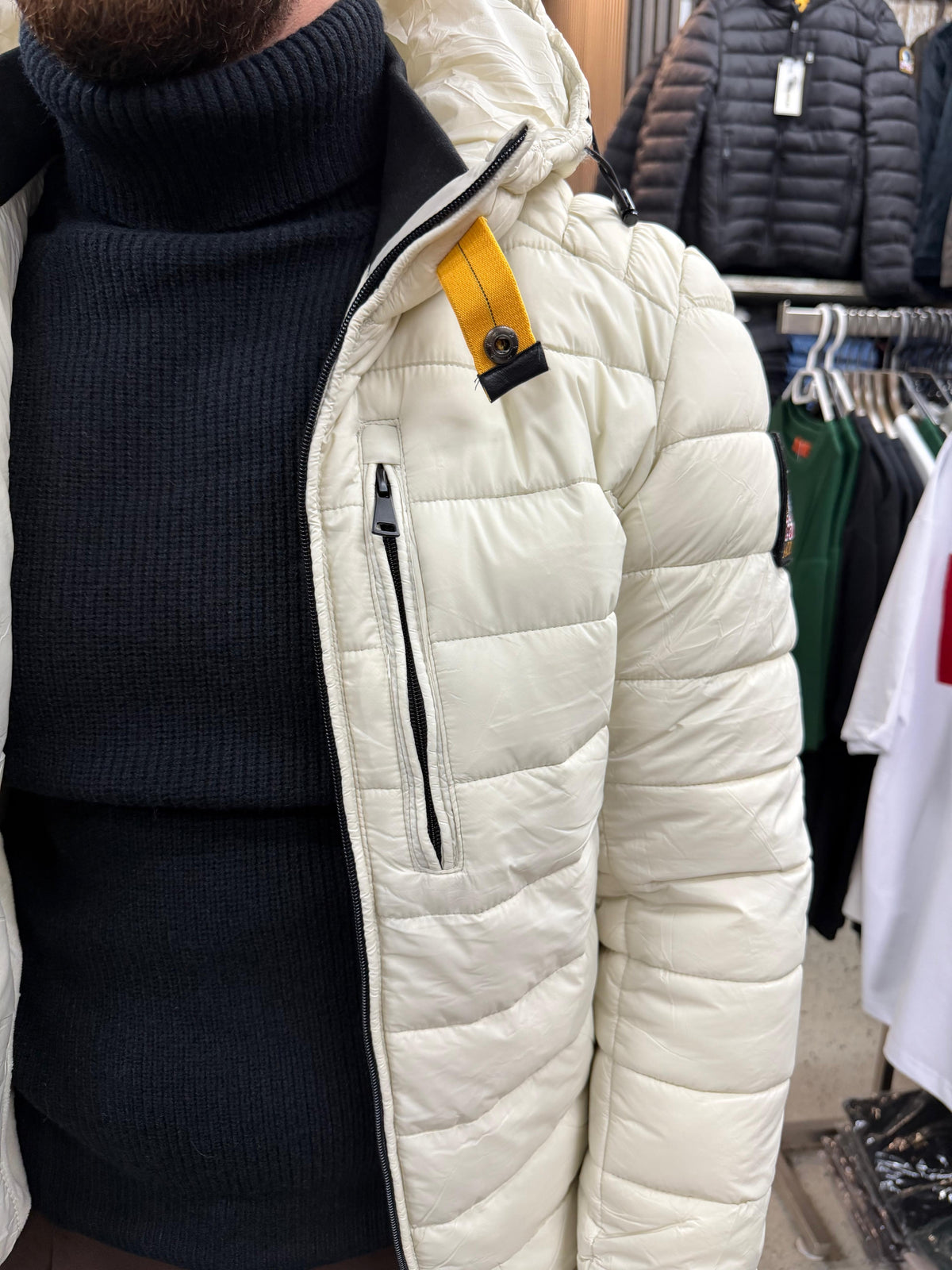 Steppjacke mit Kapuze und abnehmbarem Logo