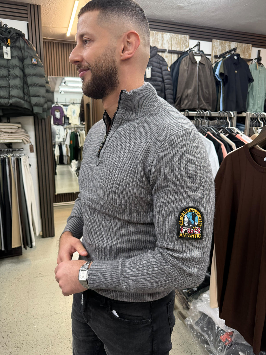 Strickpullover mit Reißverschluss & Stehkragen