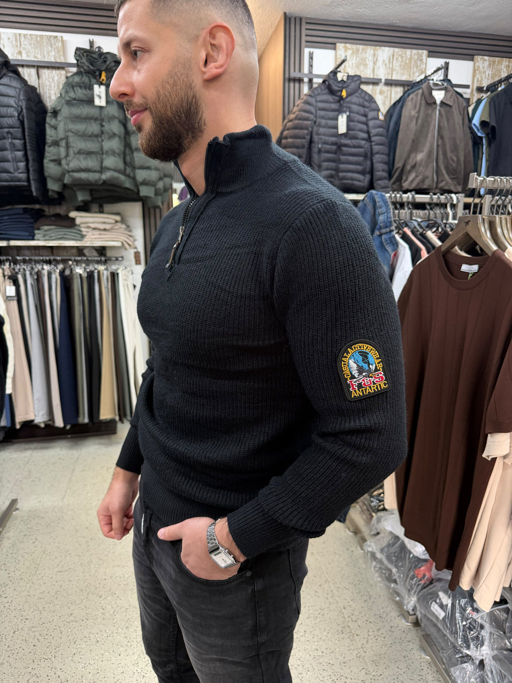 Strickpullover mit Reißverschluss & Stehkragen
