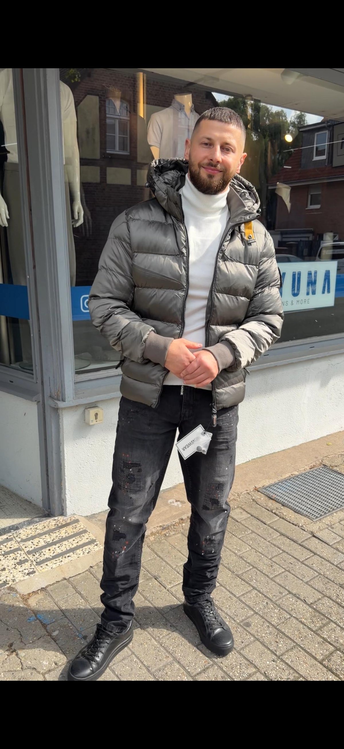 Steppjacke mit abnehmbarem Logo