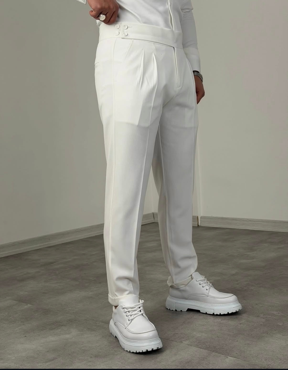 High-waste Stoffhose