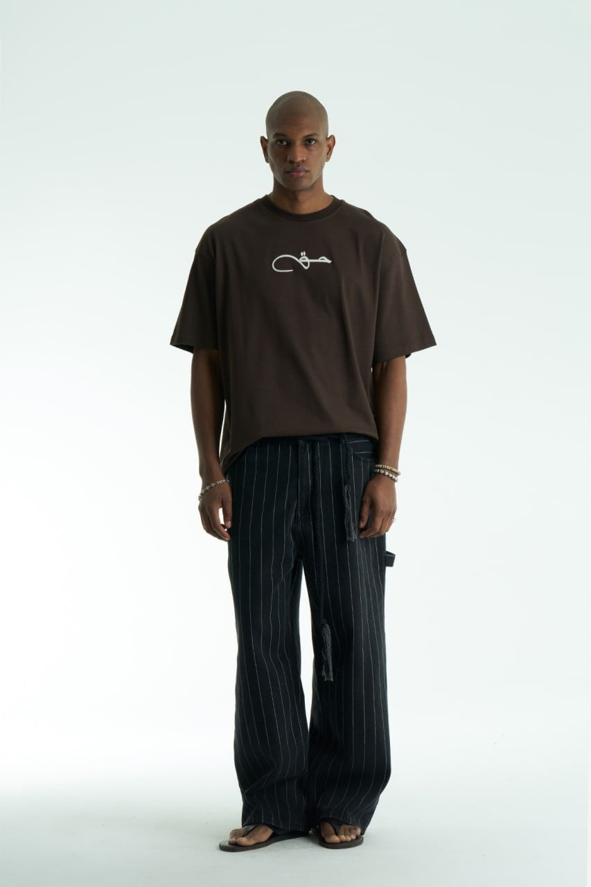 Premium Oversize T-Shirt | Arabische Kalligraphie حق