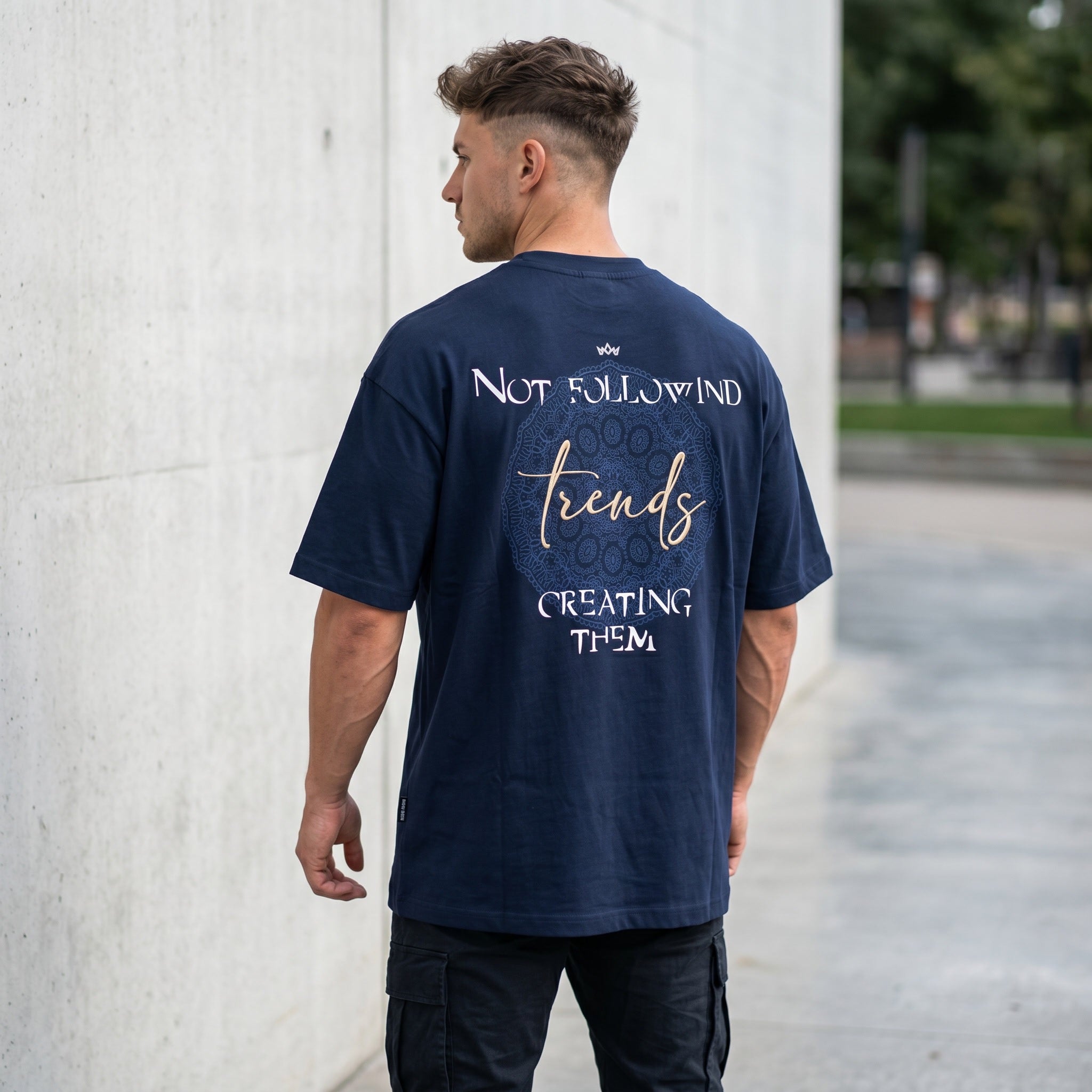 Oversize T-Shirt mit Rücken-Design