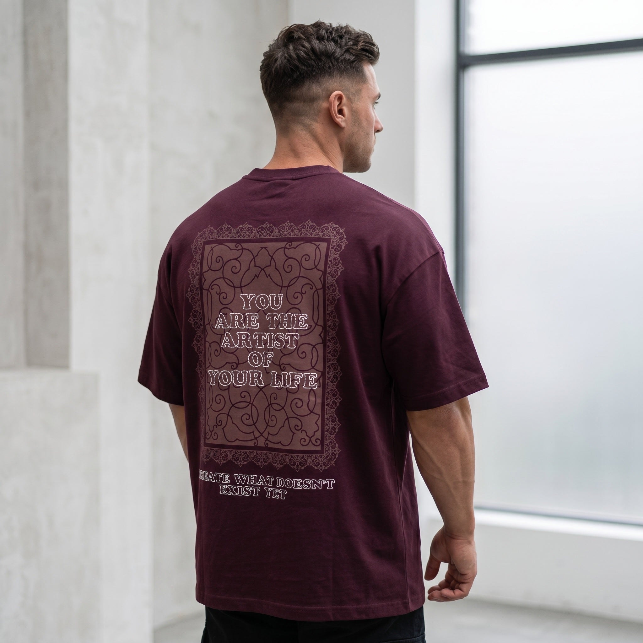 Oversize T-Shirt mit Design auf dem Rücken