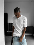 Slim-Fit T-Shirt mit Stehkragen & Knopfleiste