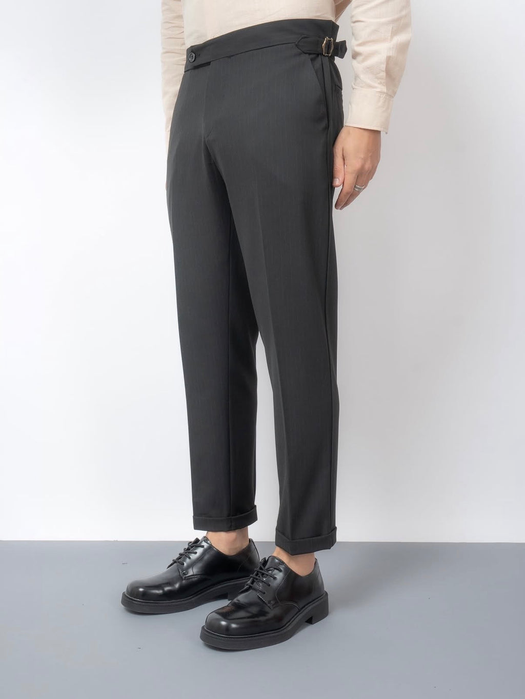 Gestreifte Stoffhose Slim-Fit