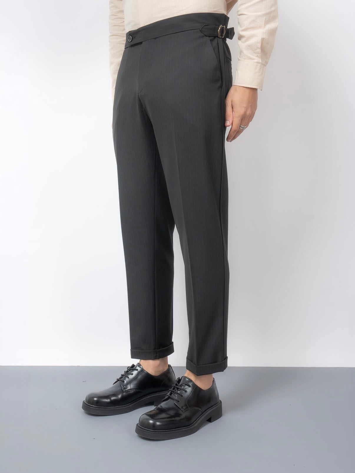 Gestreifte Stoffhose Slim-Fit