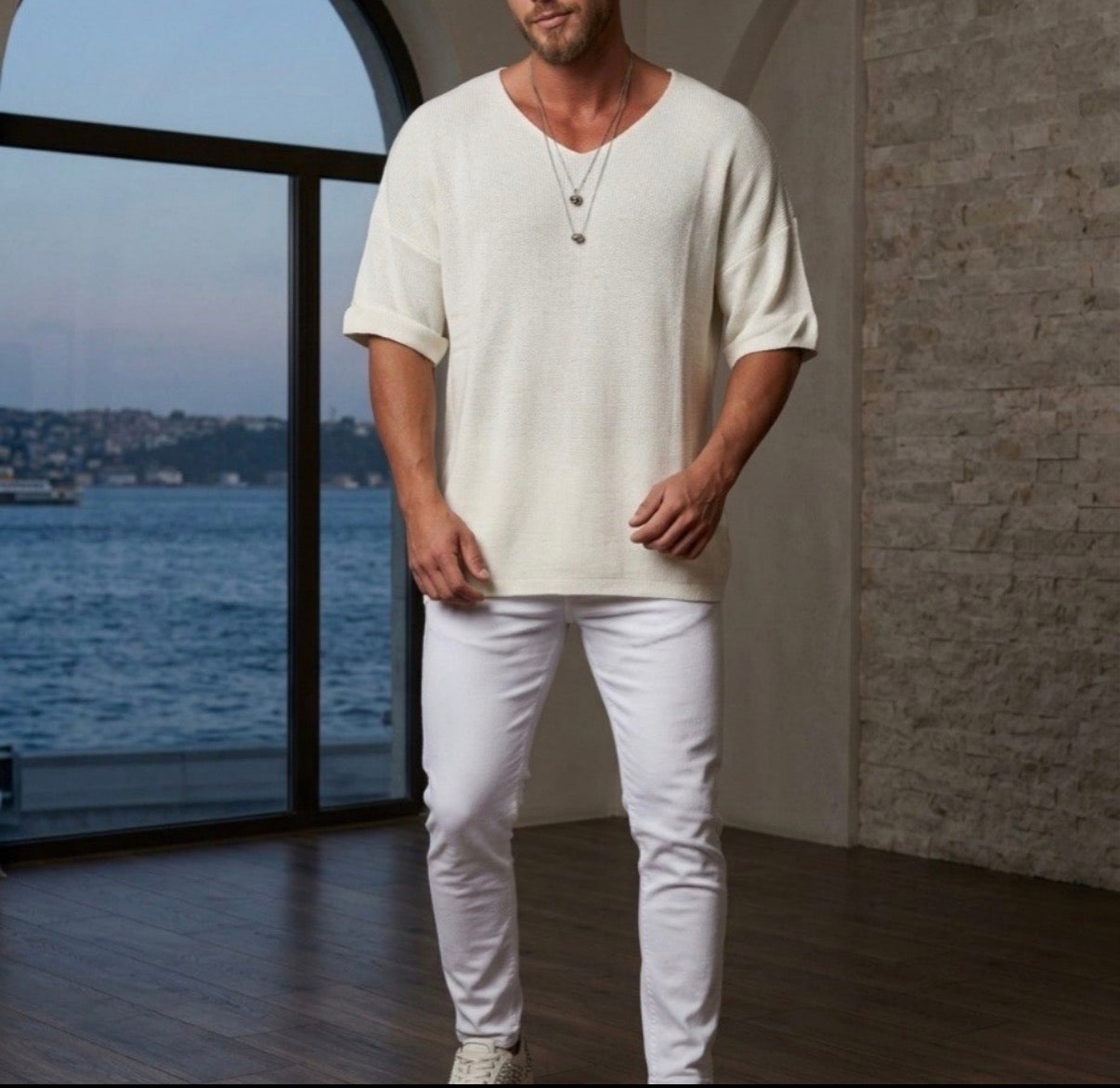 Oversize T-Shirt mit V-Ausschnitt